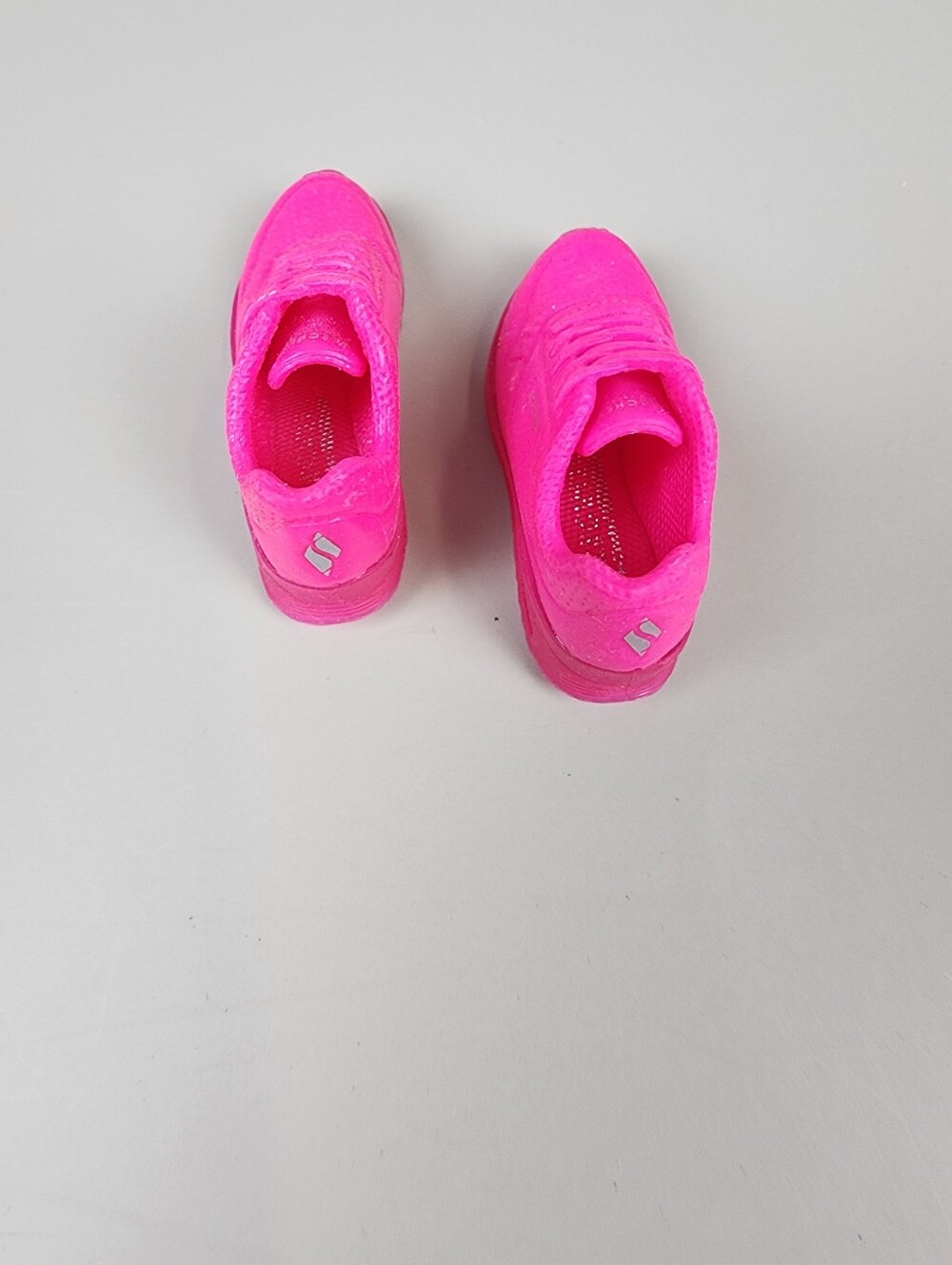 ZURU Mini Brands Sneakers Bundle 6 Shoes Reebok Skechers Pink Lot Craft Display - Picture 12 of 15